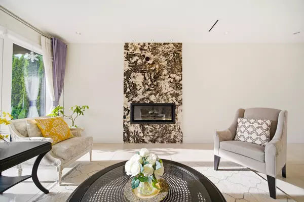 West Vancouver, BC V7T 2C9,1468 Kings AVE