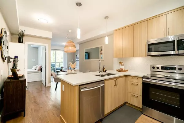 Pitt Meadows, BC V3Y 2J2,12460 191 ST #222