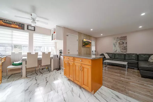 Surrey, BC V3V 2J4,11866 98 AVE