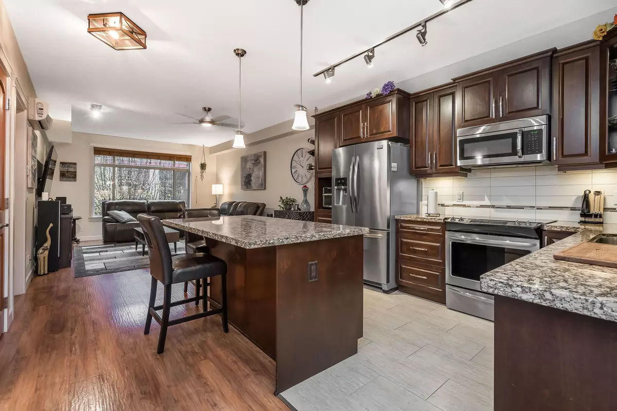 Langley, BC V2Y 0N4,8258 207a ST #357