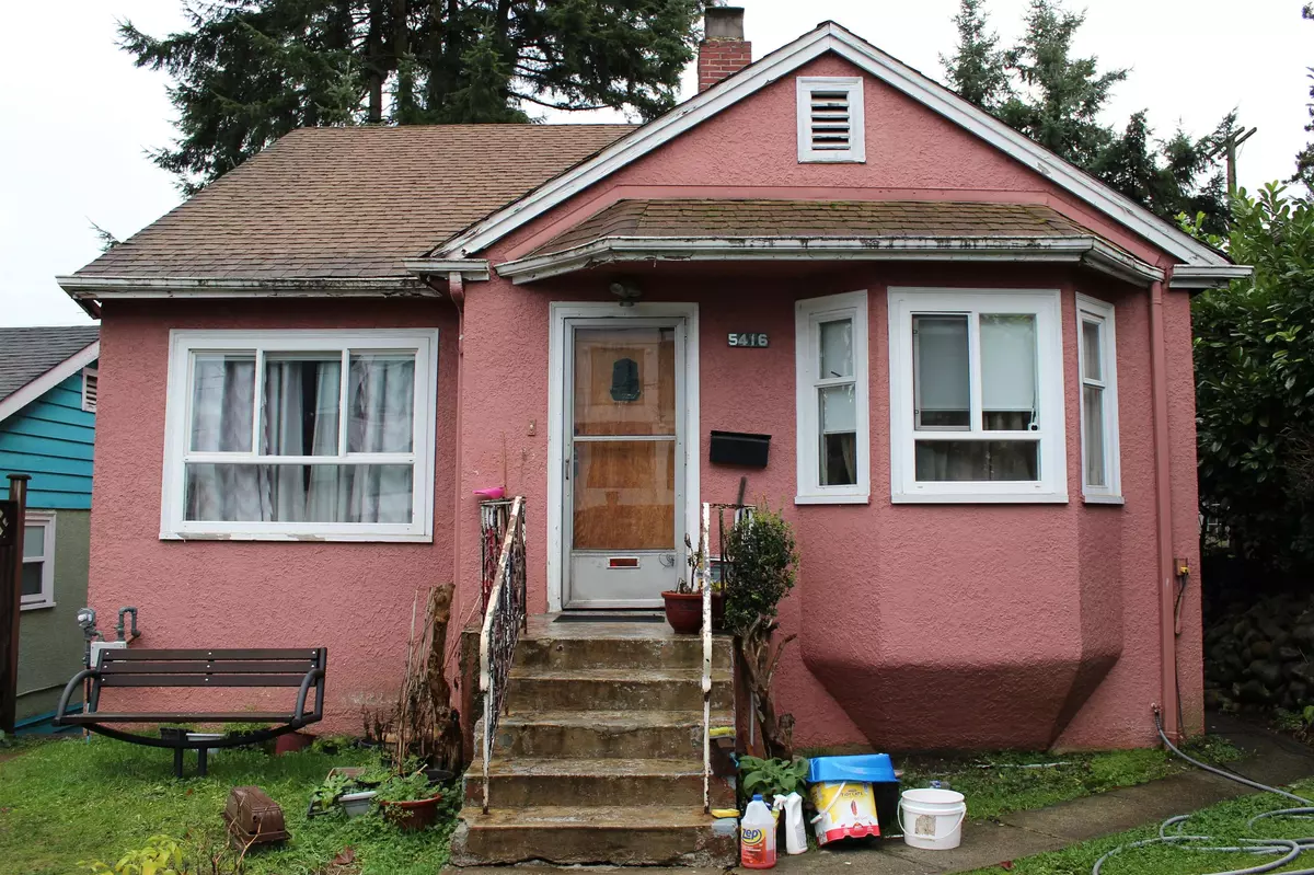 Vancouver, BC V5R 4H5,5416 Joyce ST