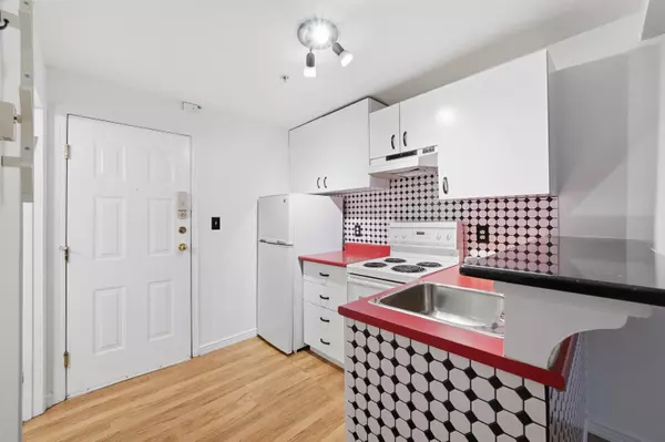 Vancouver, BC V6G 1L3,1940 Barclay ST #107