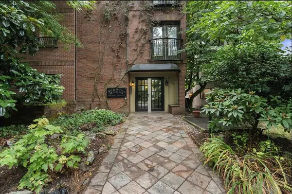 1940 Barclay ST #107, Vancouver, BC V6G 1L3