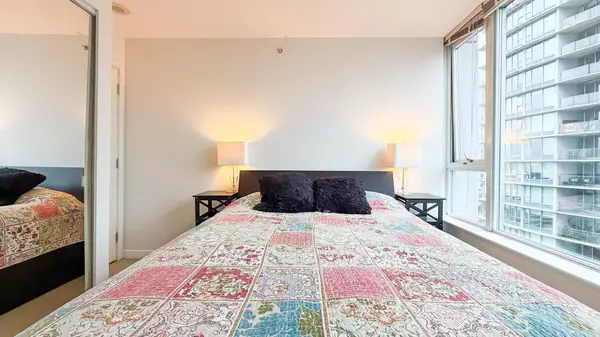 688 Abbott ST #1606 Vancouver, BC V6B 0B9