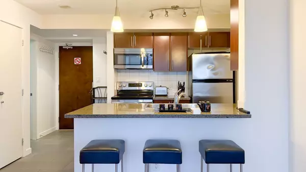 688 Abbott ST #1606 Vancouver, BC V6B 0B9