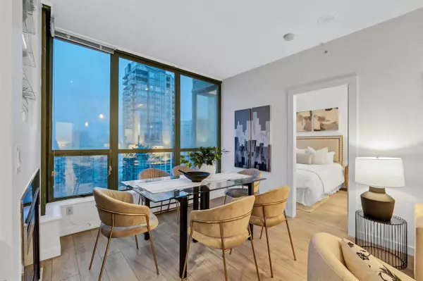 1239 W Georgia ST #2507 Vancouver, BC V6E 4R8