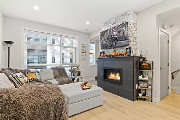 Chilliwack, BC V2R 6B3,46150 Thomas RD #211