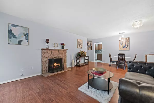 Coquitlam, BC V3J 1N8,555 North RD #119