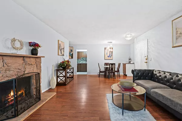 Coquitlam, BC V3J 1N8,555 North RD #119