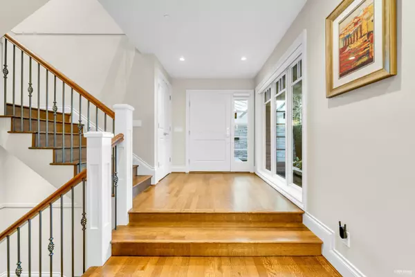 West Vancouver, BC V7V 1H6,4358 Erwin DR