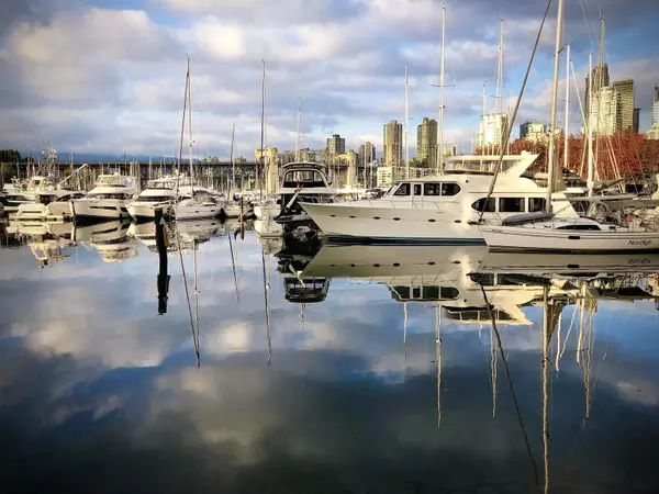 1550 Mariner WALK #204, Vancouver, BC V6J 4X9