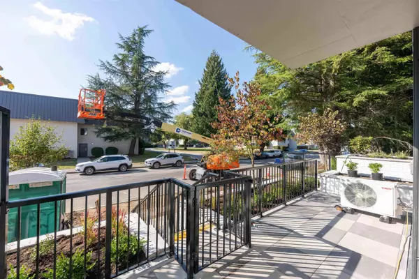 Langley, BC V3A 2E6,5398 207 ST #109