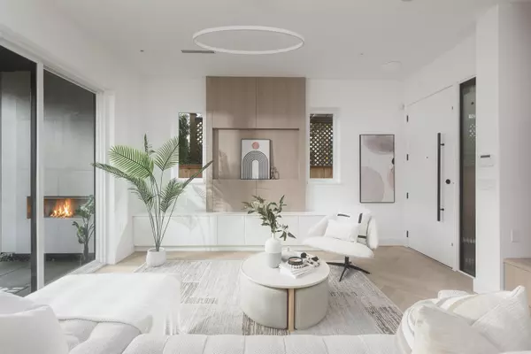 2130 E 2nd AVE #2, Vancouver, BC V5N 1E8