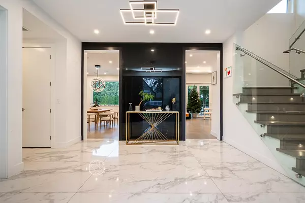 North Vancouver, BC V7R 1K2,1026 Belmont AVE