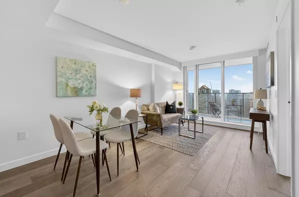 Vancouver, BC V6B 0S3,1111 Richards ST #2701