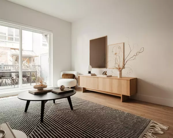 2306 Emery CT #103 North Vancouver, BC V7J 0G3