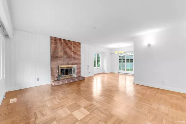 50 Glenmore DR West Vancouver, BC V7S 1A7