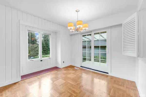 50 Glenmore DR West Vancouver, BC V7S 1A7