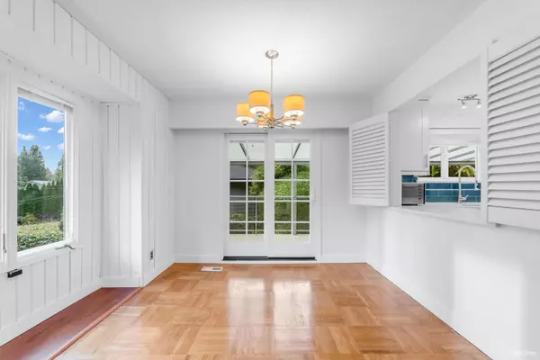 50 Glenmore DR West Vancouver, BC V7S 1A7