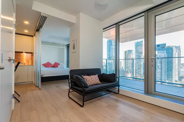 Vancouver, BC V6Z 0G5,1480 Howe ST #2010