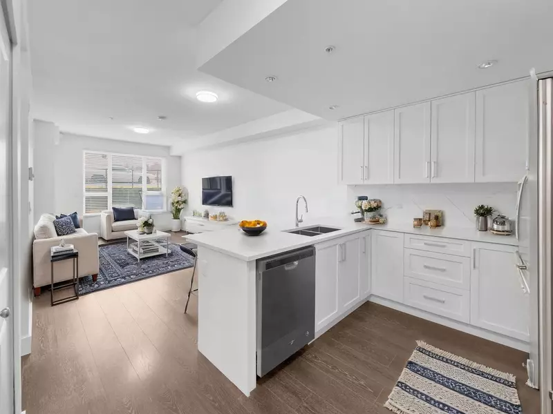 9983 E Barnston DR #208, Surrey, BC V4N 6T3