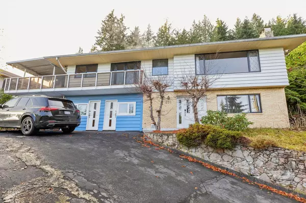 556 Ballantree RD, West Vancouver, BC V7S 1W3