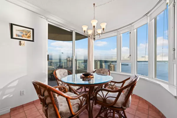 2203 Bellevue AVE #1601 West Vancouver, BC V7V 4V7