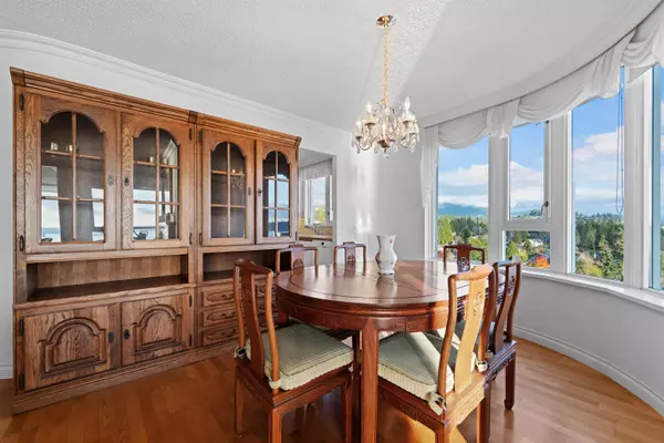 West Vancouver, BC V7V 4V7,2203 Bellevue AVE #1601