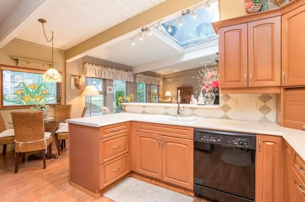 Surrey, BC V4A 3S8,1957 127a ST