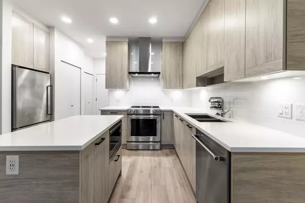 Burnaby, BC V3N 0H7,7579 16th ST #510