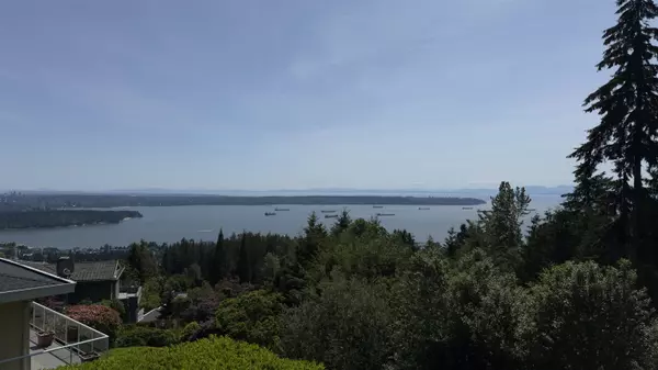 1474 Bramwell RD, West Vancouver, BC V7S 2N9