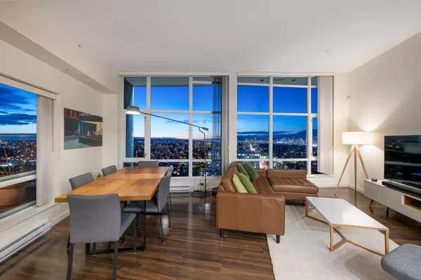 4815 Eldorado Mews #PH3 Vancouver, BC V5R 0B2