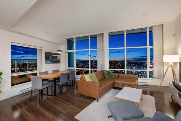 4815 Eldorado Mews #PH3 Vancouver, BC V5R 0B2