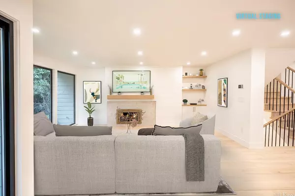 Vancouver, BC V6L 3B3,2159 Mcmullen AVE