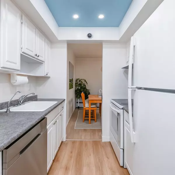 2336 Wall ST #201 Vancouver, BC V5L 1B7