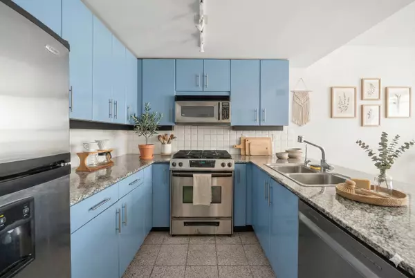 North Vancouver, BC V7L 4Y1,188 E Esplanade ST #2102