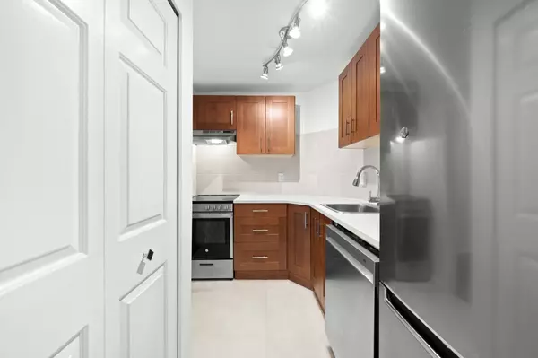 New Westminster, BC V3M 3L3,436 Seventh ST #213