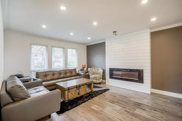 Surrey, BC V3S 6H5,15270 84a AVE