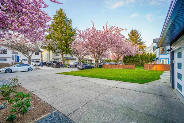 Surrey, BC V3S 6H5,15270 84a AVE