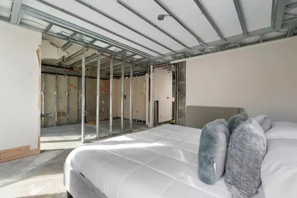 West Vancouver, BC V7T 2Y2,348 Taylor WAY