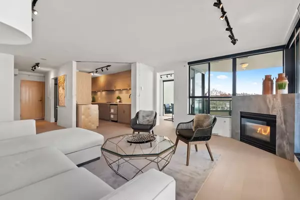 328 Taylor WAY #6D, West Vancouver, BC V7T 2Y4