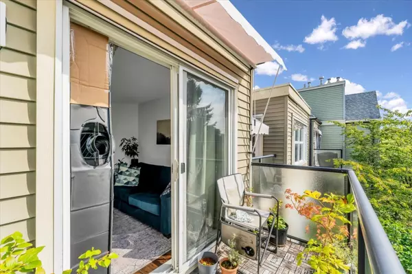 Vancouver, BC V5Z 3T8,876 W 16th AVE #307