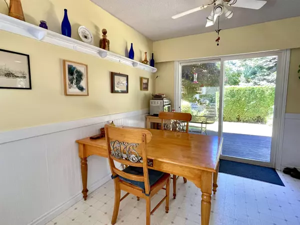 Surrey, BC V4A 3Y8,1421 129a ST