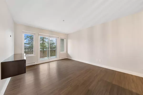 Maple Ridge, BC V2X 9E6,12075 Edge ST #313