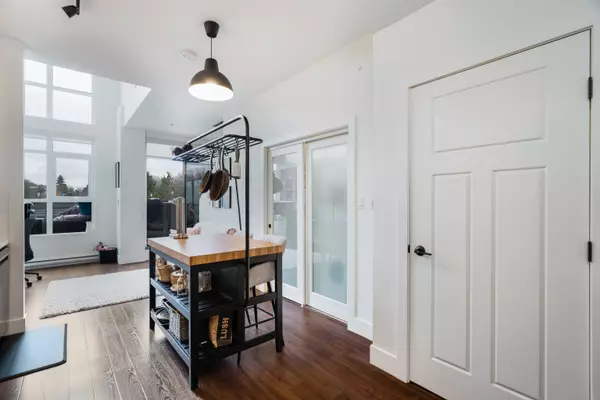 Vancouver, BC V5N 5P9,2250 Commercial DR #404