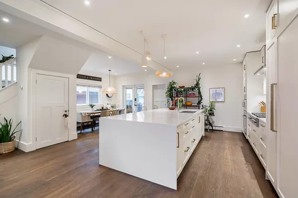 Vancouver, BC V5N 4S4,3576 Marshall ST