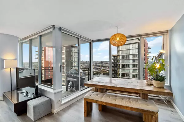 Vancouver, BC V6B 0B5,33 Smithe ST #2303