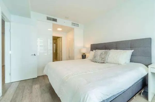 White Rock, BC V4B 3Z4,1441 Johnston RD #809