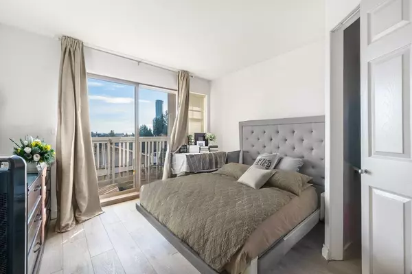 Burnaby, BC V3N 1H3,7238 18th AVE #25