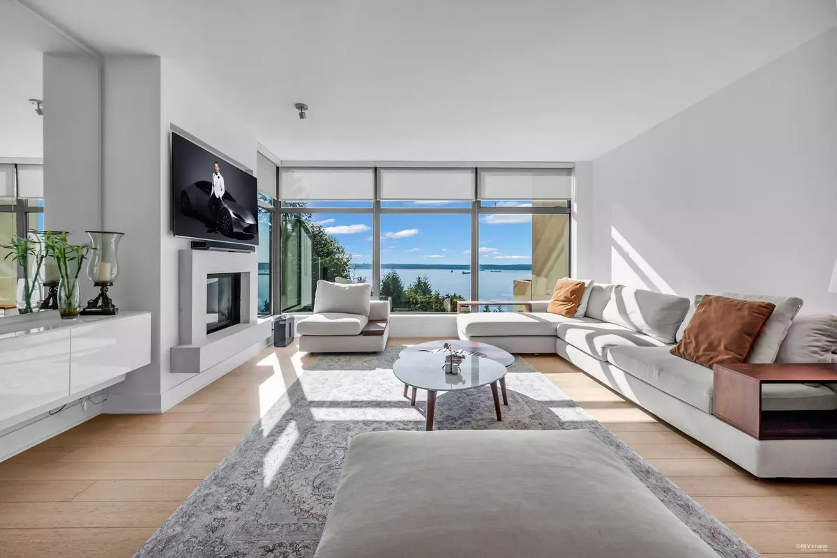 West Vancouver, BC V7S 3J7,3315 Cypress PL #401